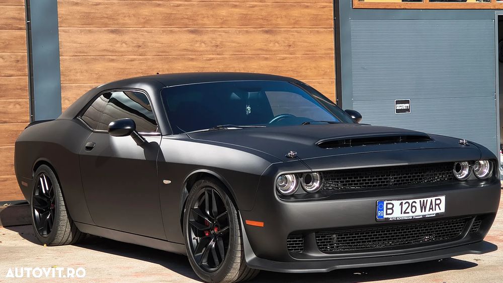 Dodge Challenger - 1