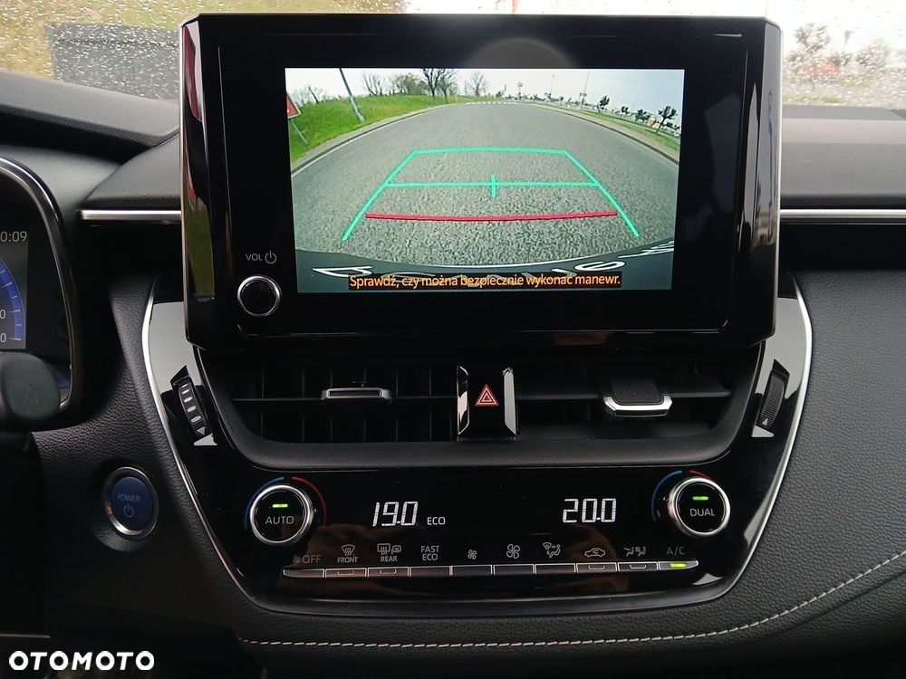 Toyota Corolla 2.0 Hybrid Comfort - 32