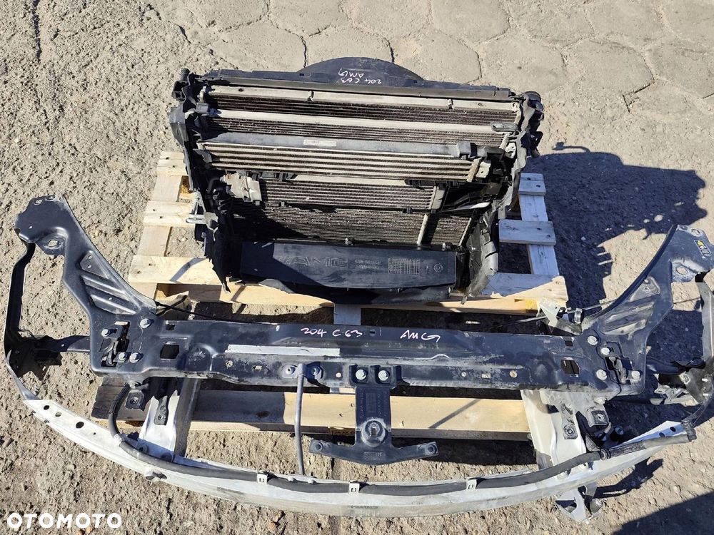 MERCEDES W204 C63 AMG PAS PRZEDNI CHŁODNICE KOMPLET - 10