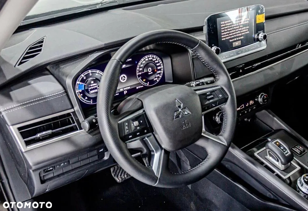 Mitsubishi Outlander - 23