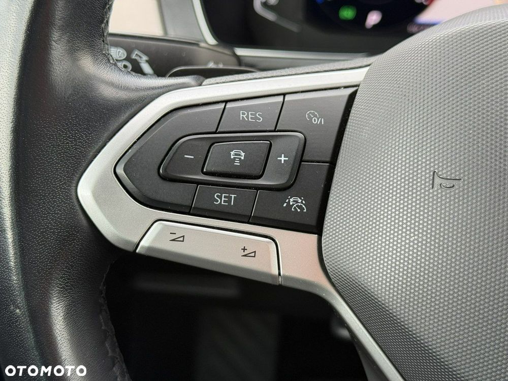 Volkswagen Passat Variant 2.0 TDI 4Mot Elegance DSG - 25