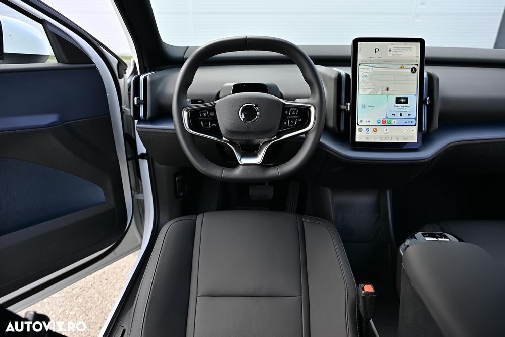 Volvo EX30 Single Motor Extended Range RWD Core - 16