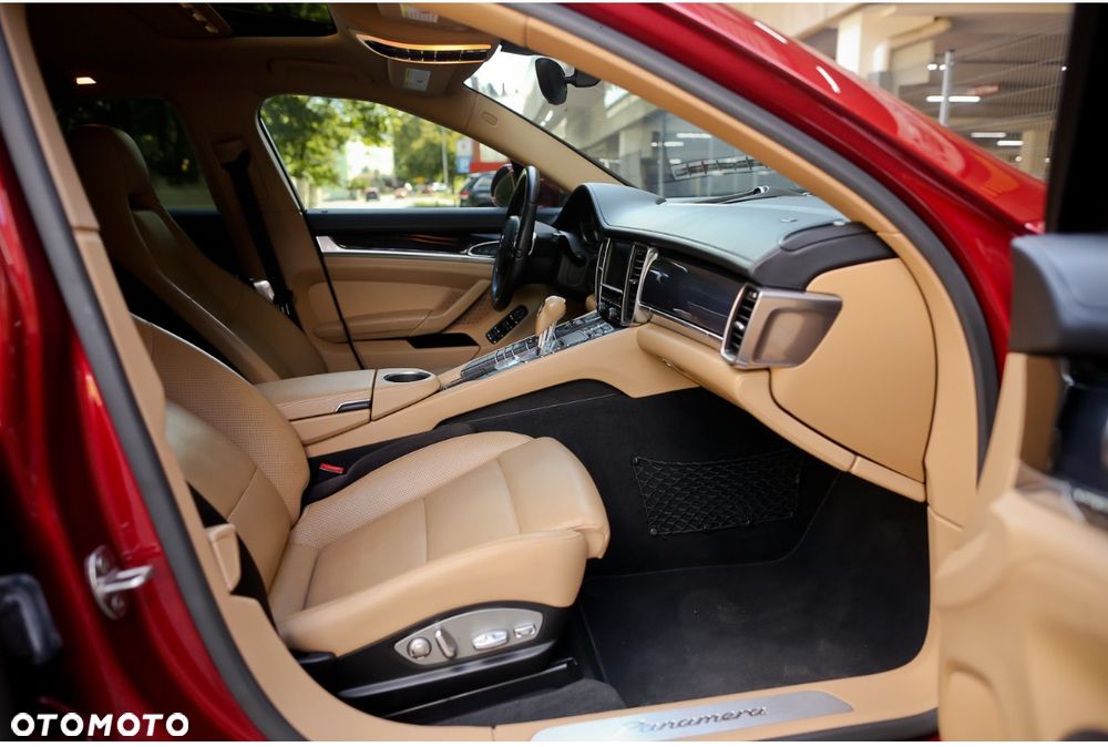 Porsche Panamera 4 PDK - 31