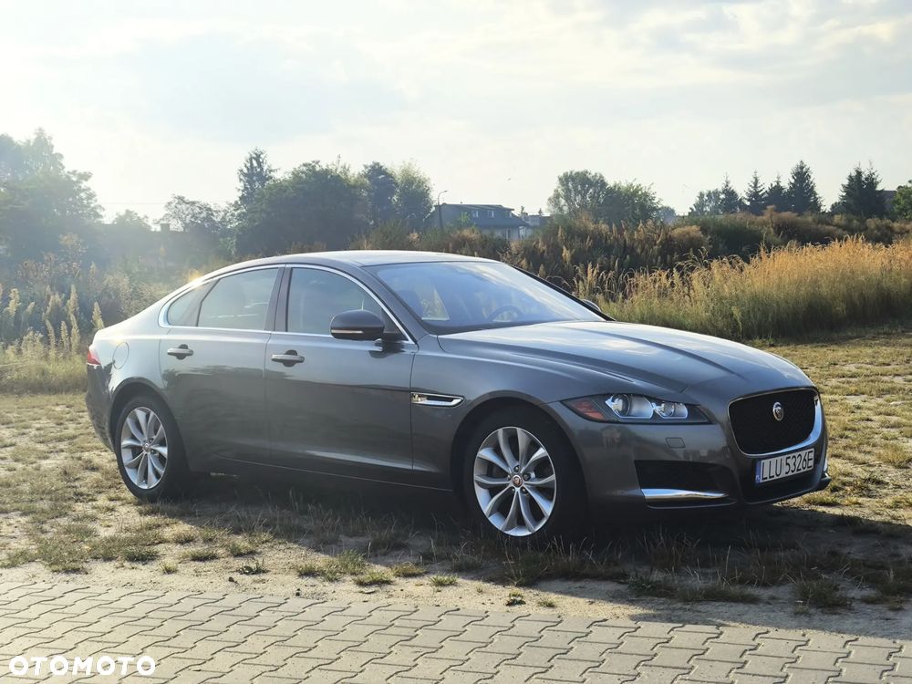 Jaguar XF 2.0 T Prestige - 11