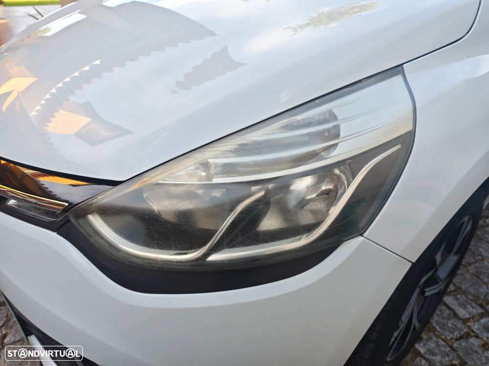 Renault Clio 1.2 16V 75 LIMITED - 8
