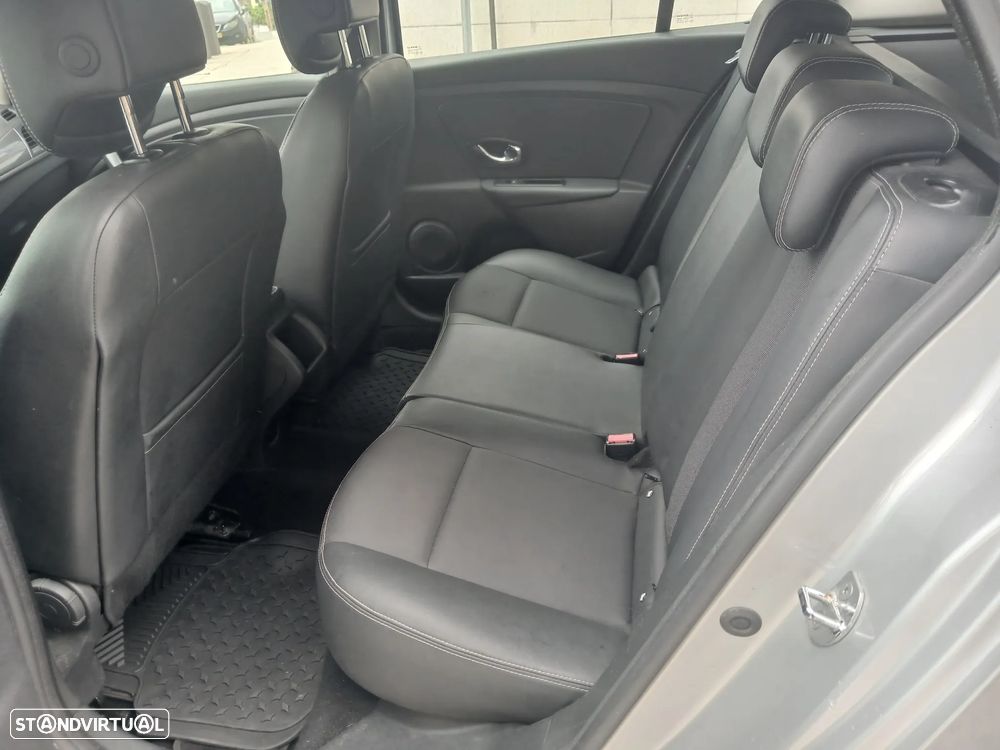 Renault Mégane Sport Tourer 1.5 dCi GT Line EDC J18 - 14