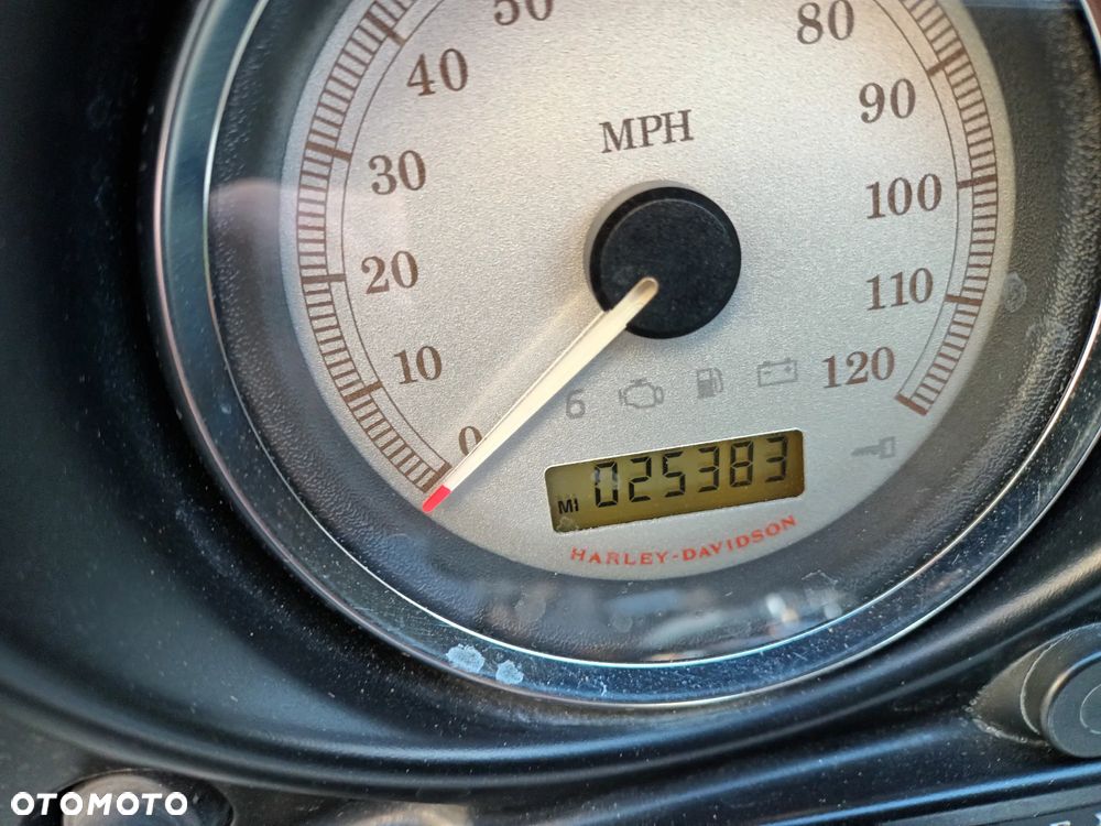 Harley-Davidson Touring Street Glide - 11