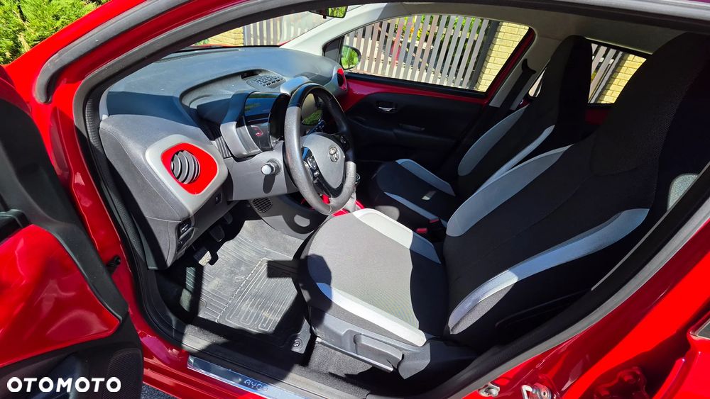 Toyota Aygo x-play touch - 15