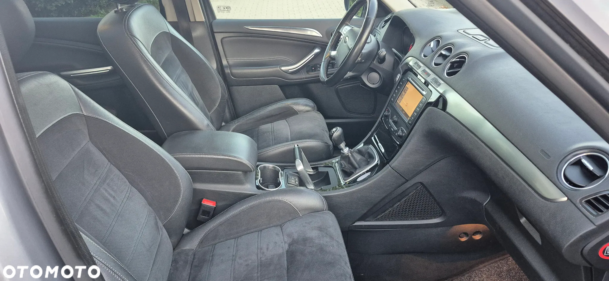 Ford S-Max 2.0 TDCi DPF Titanium - 17