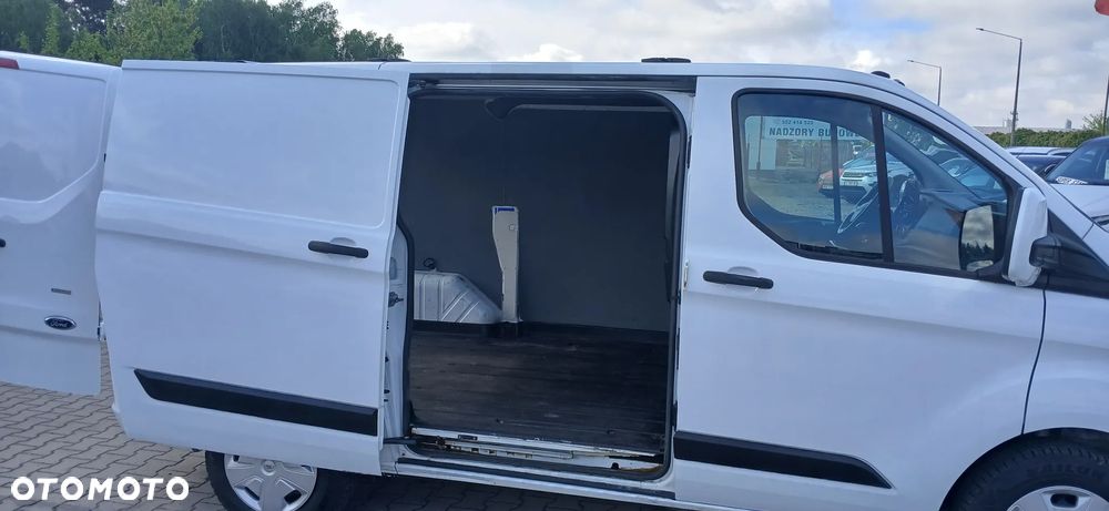 Ford Transit Custom - 11