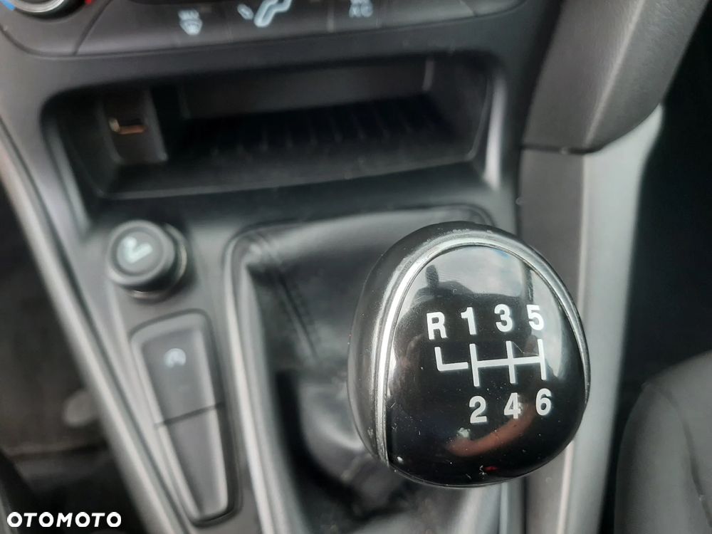 Ford Focus 1.0 EcoBoost Connected - 13