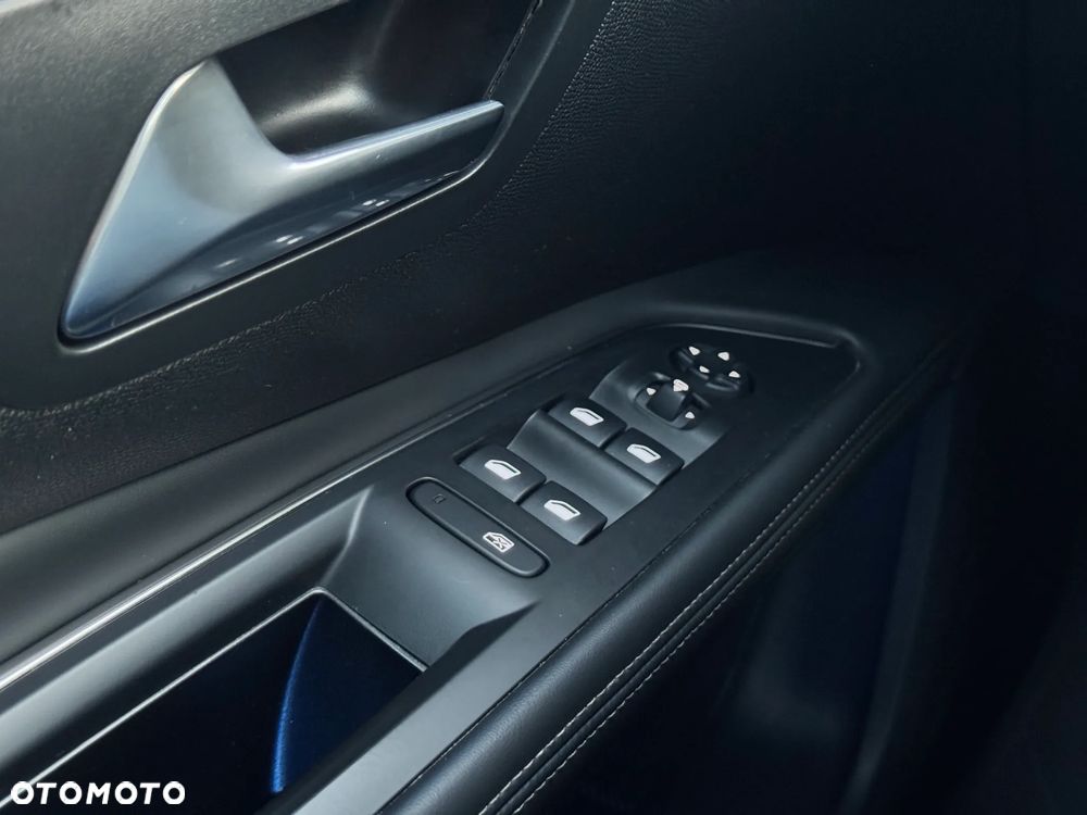 Peugeot 5008 BlueHDi 120 EAT6 Allure - 22