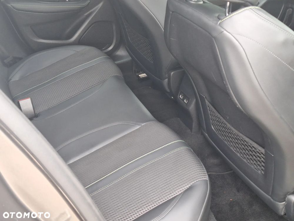 Peugeot 208 - 10