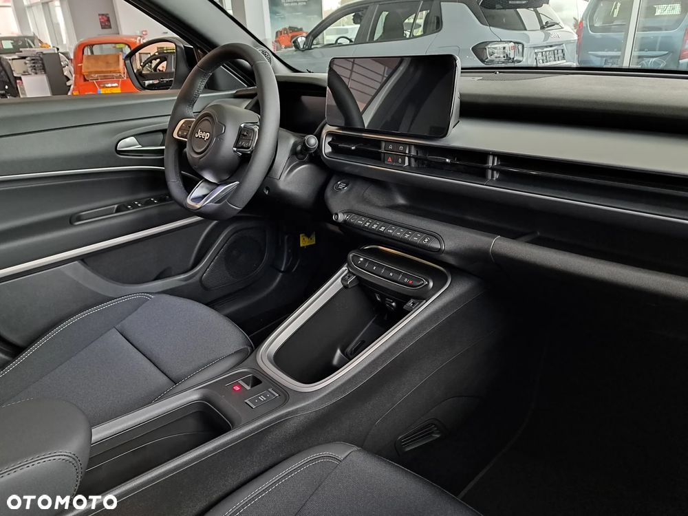 Jeep Avenger 1.2 T3 mHEV Summit FWD eDCT6 - 7