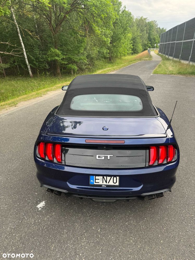Ford Mustang - 4