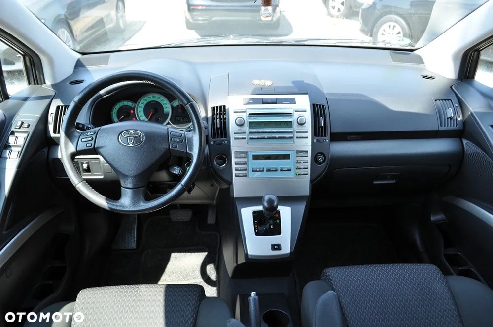 Toyota Corolla Verso 1.8 Premium 7os MM - 30