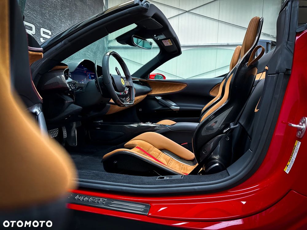 Ferrari SF90 Spider - 24