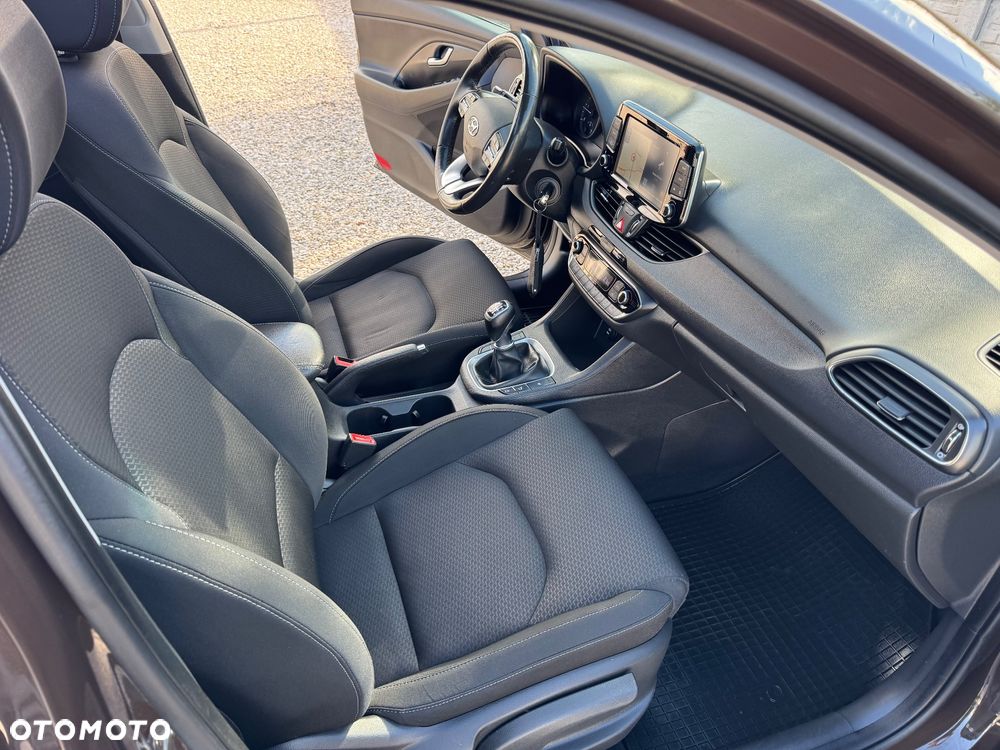 Hyundai i30 1.6 CRDI Intro Edition - 30