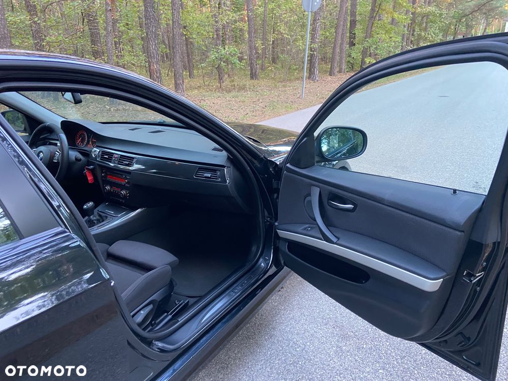 BMW Seria 3 318d DPF Edition Exclusive - 18