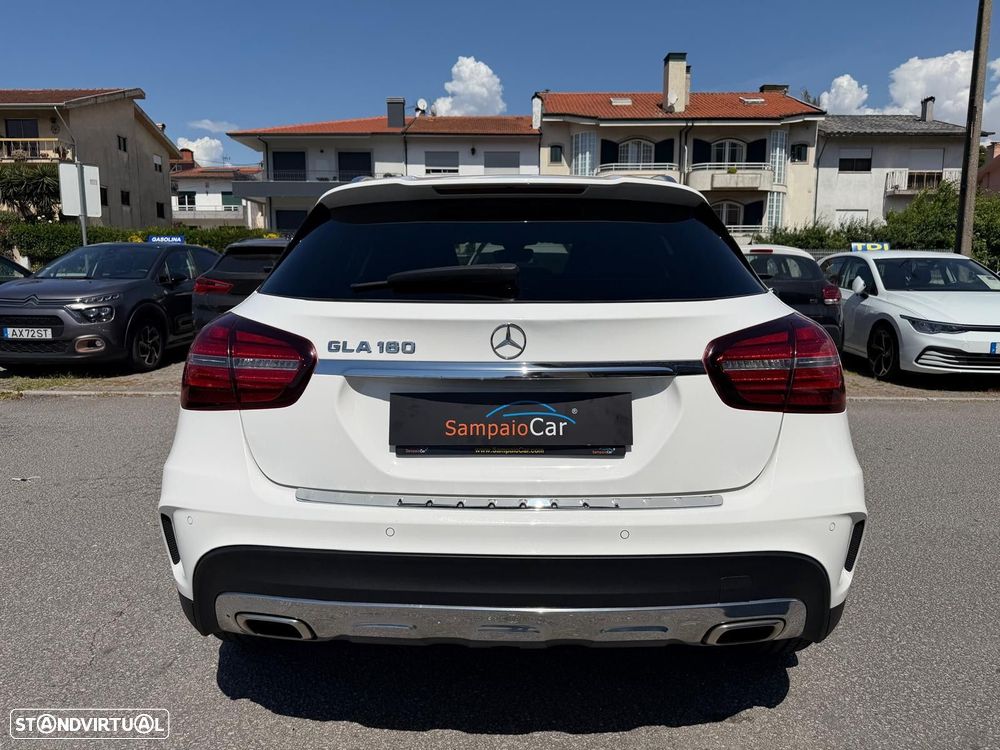 Mercedes-Benz GLA 180 AMG Line - 13