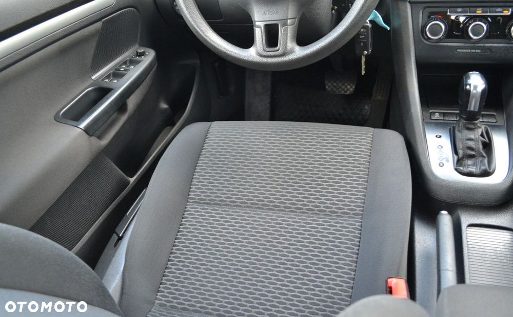 Volkswagen Golf - 30