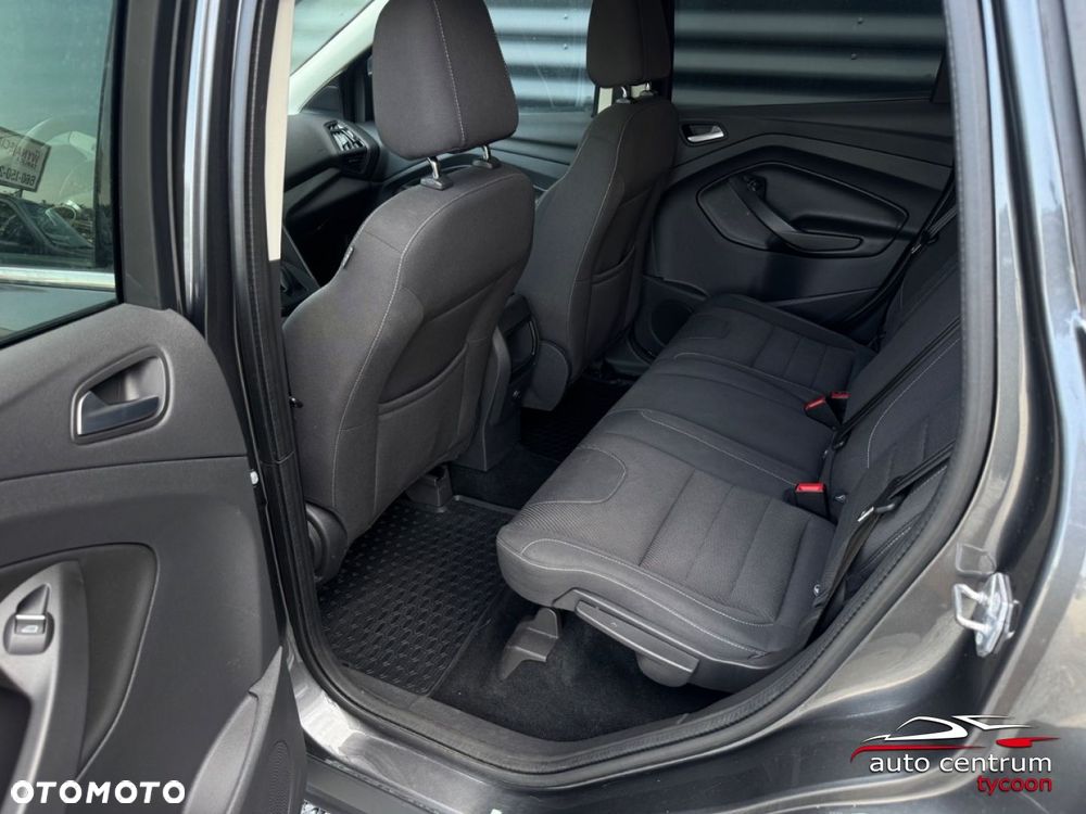 Ford Kuga - 25