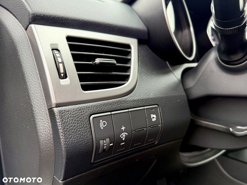 Hyundai i30 blue Kombi 1.6 GDi Passion - 21