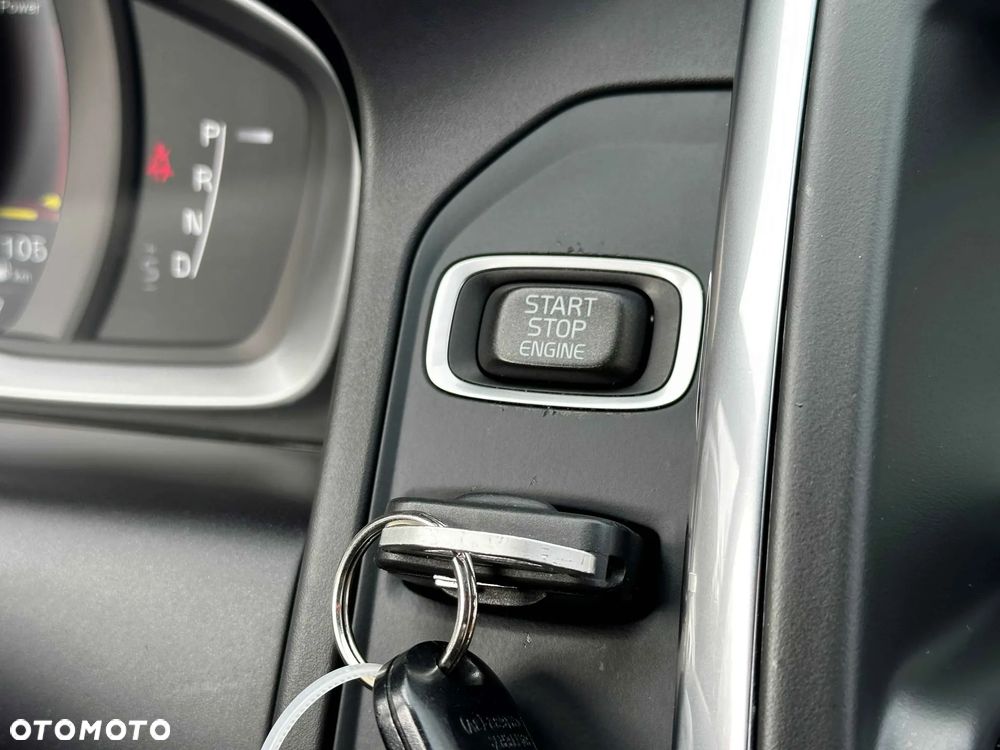 Volvo XC 60 D4 Momentum - 28