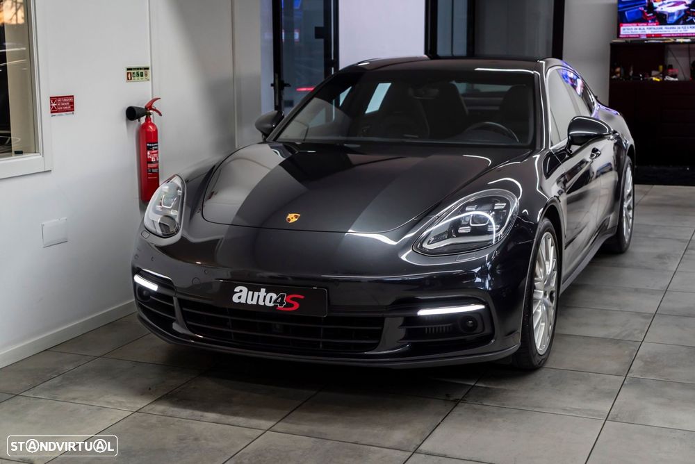 Porsche Panamera 4 S - 1