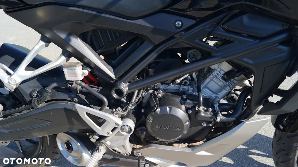 Honda CB - 11