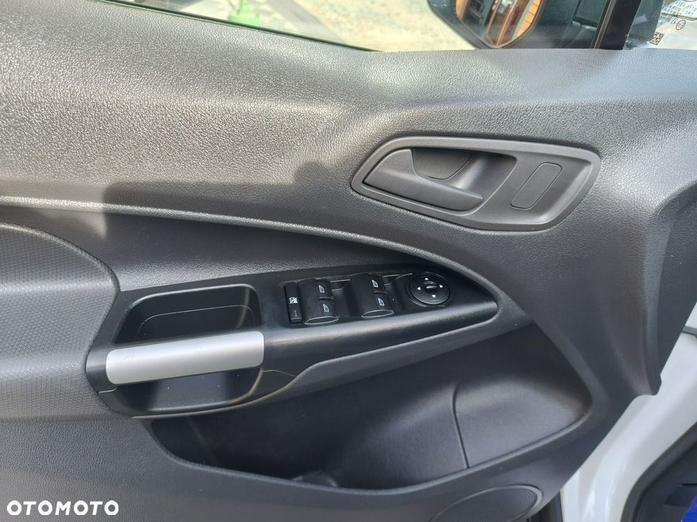 Ford Transit Connect - 18