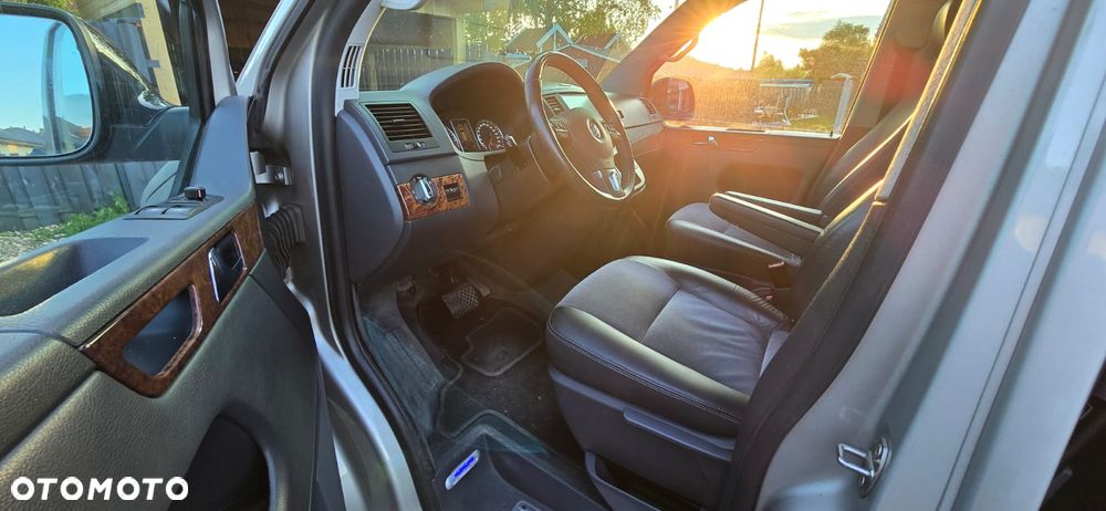 Volkswagen Multivan - 5