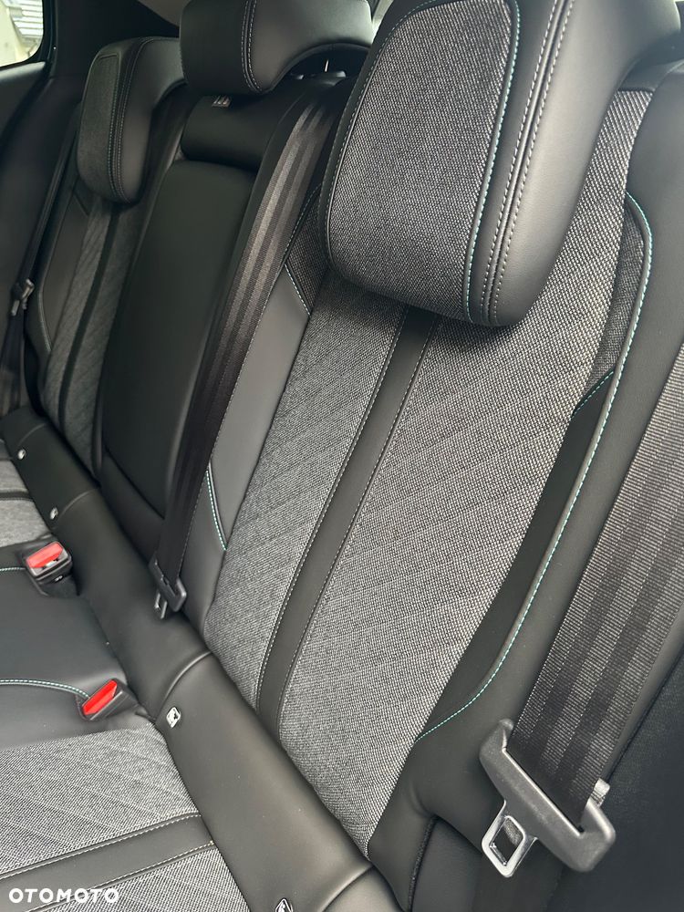 Peugeot 408 - 12