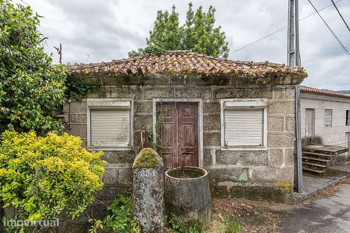 Moradia T3 para venda em Agrela e Serafão