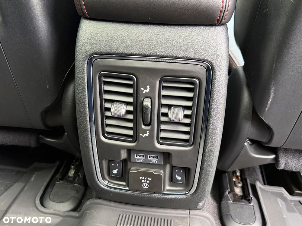 Jeep Grand Cherokee - 24