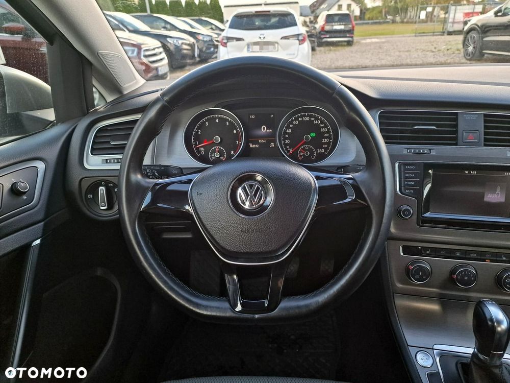 Volkswagen Golf - 26