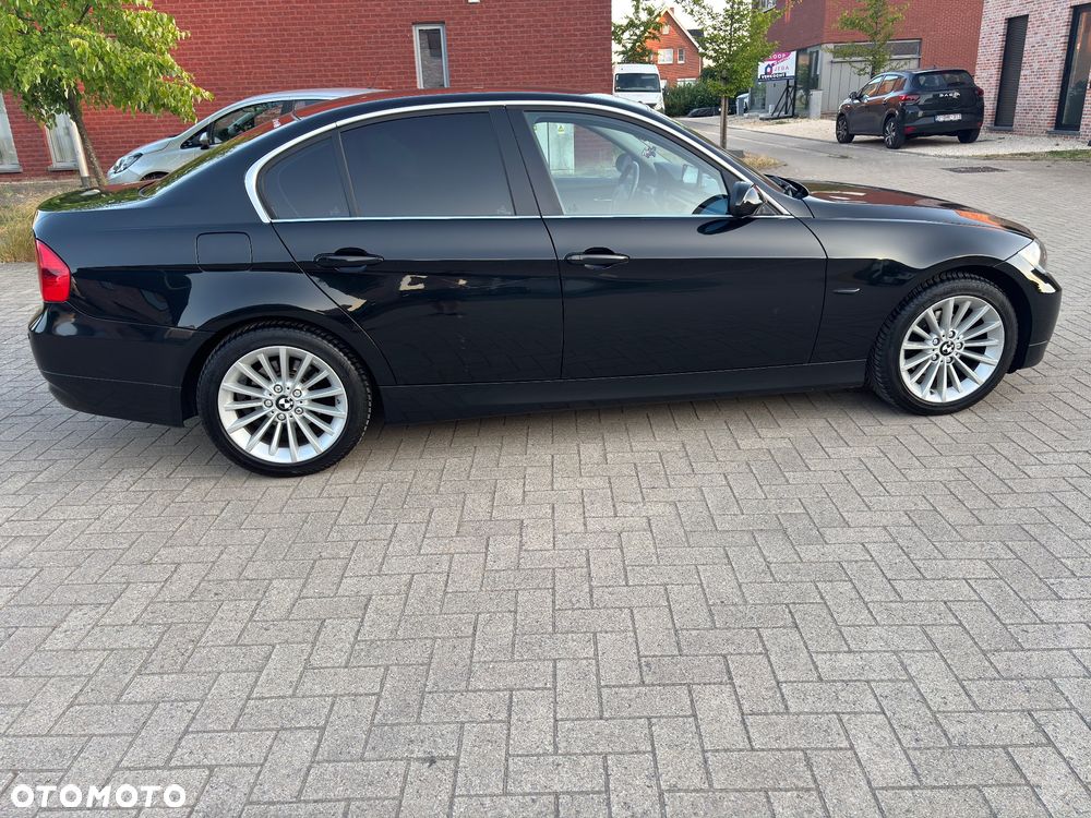 BMW Seria 3 318i - 4