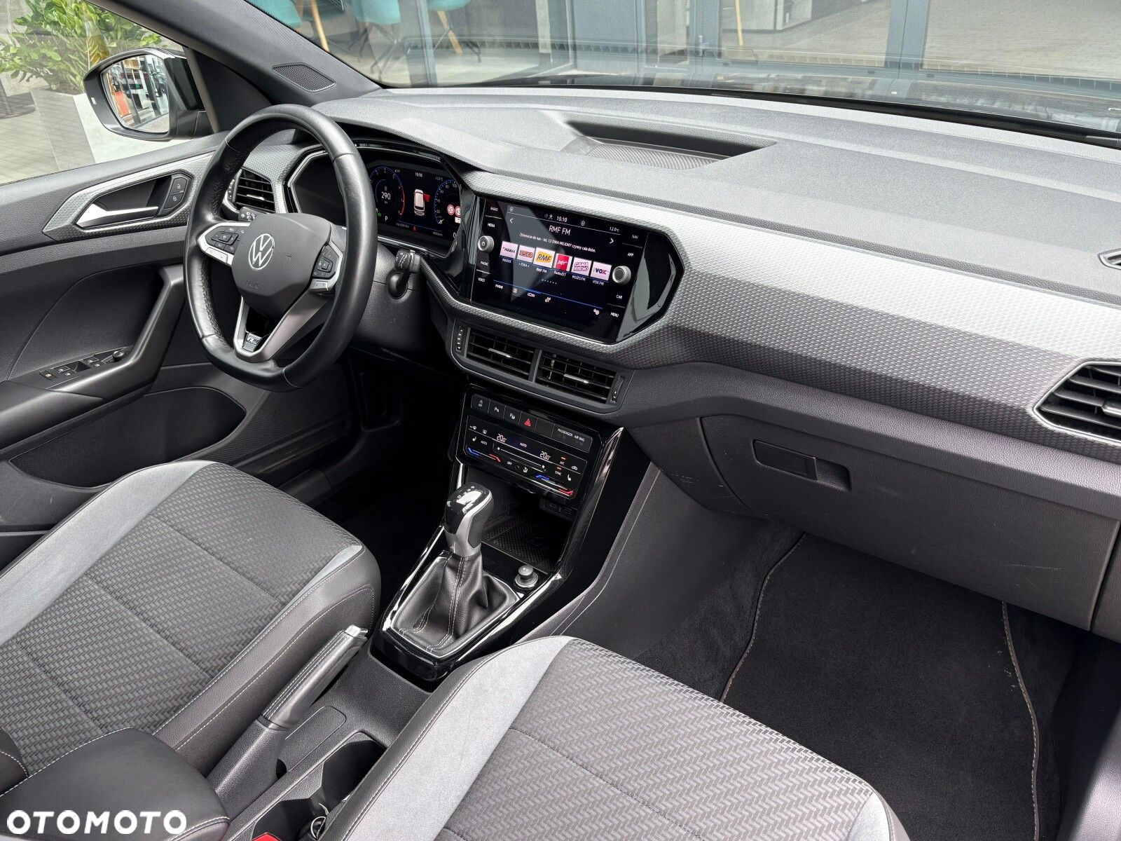 Volkswagen T-Cross - 16