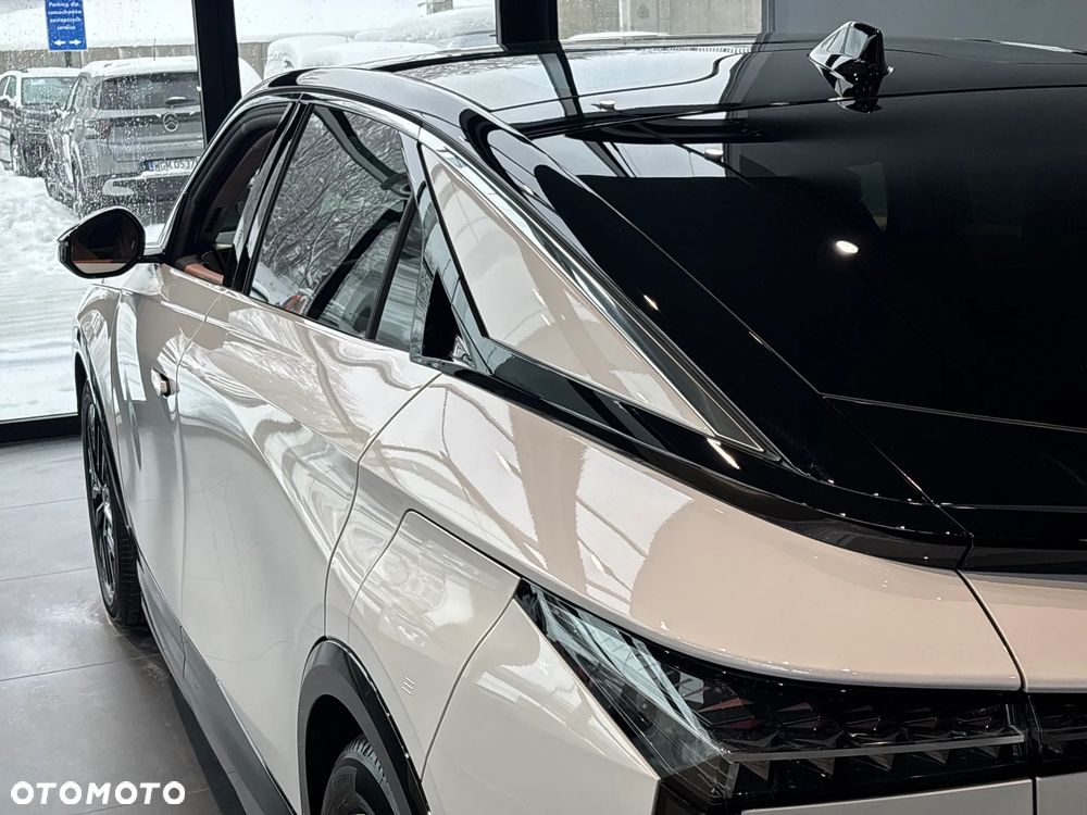 DS Automobiles N°8 - 9