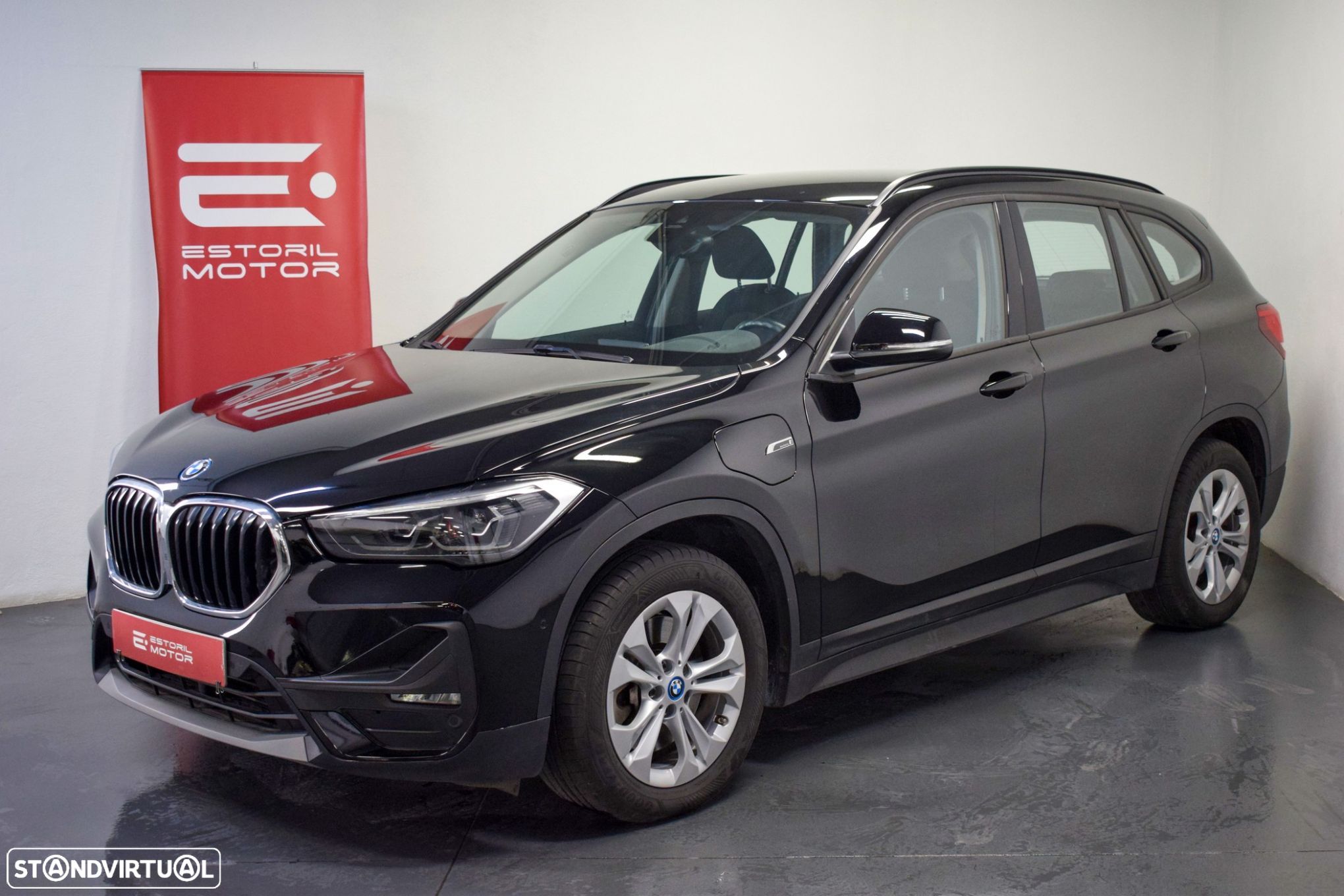BMW X1 25 e xDrive Corporate Edition - 1