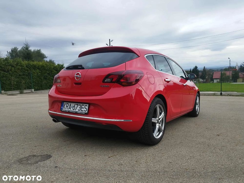 Opel Astra IV 1.6 T Executive - 2