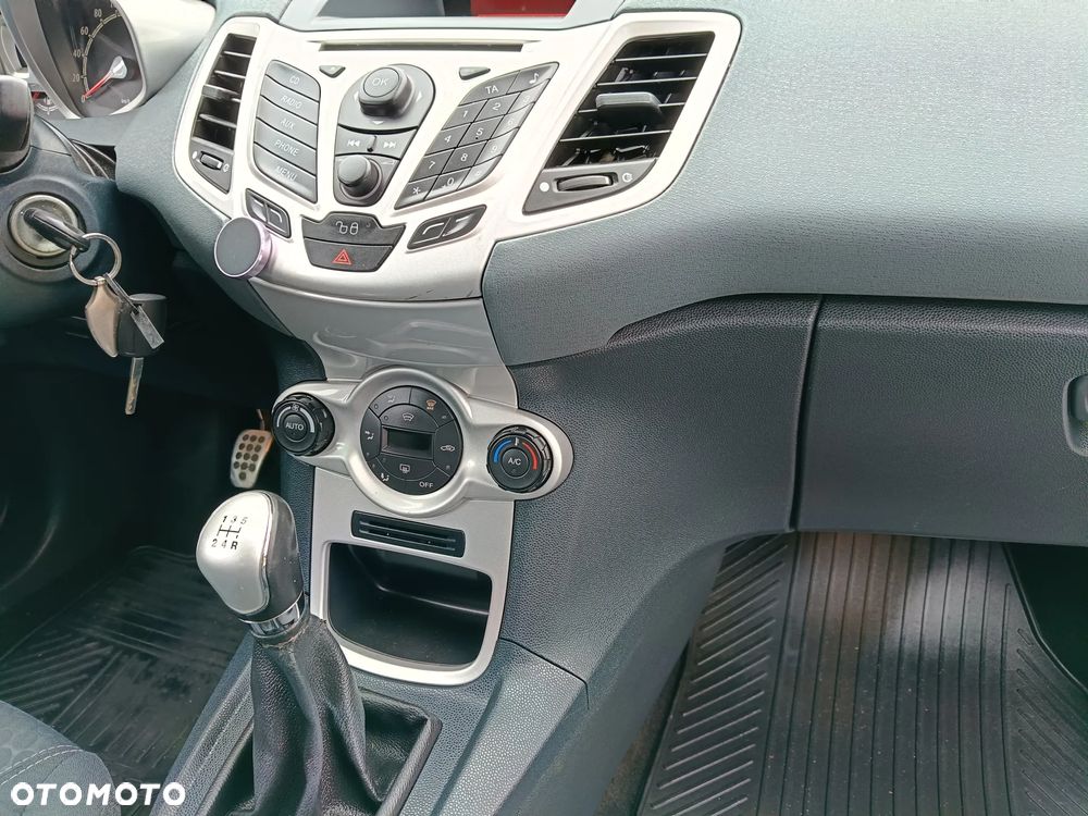 Ford Fiesta - 8