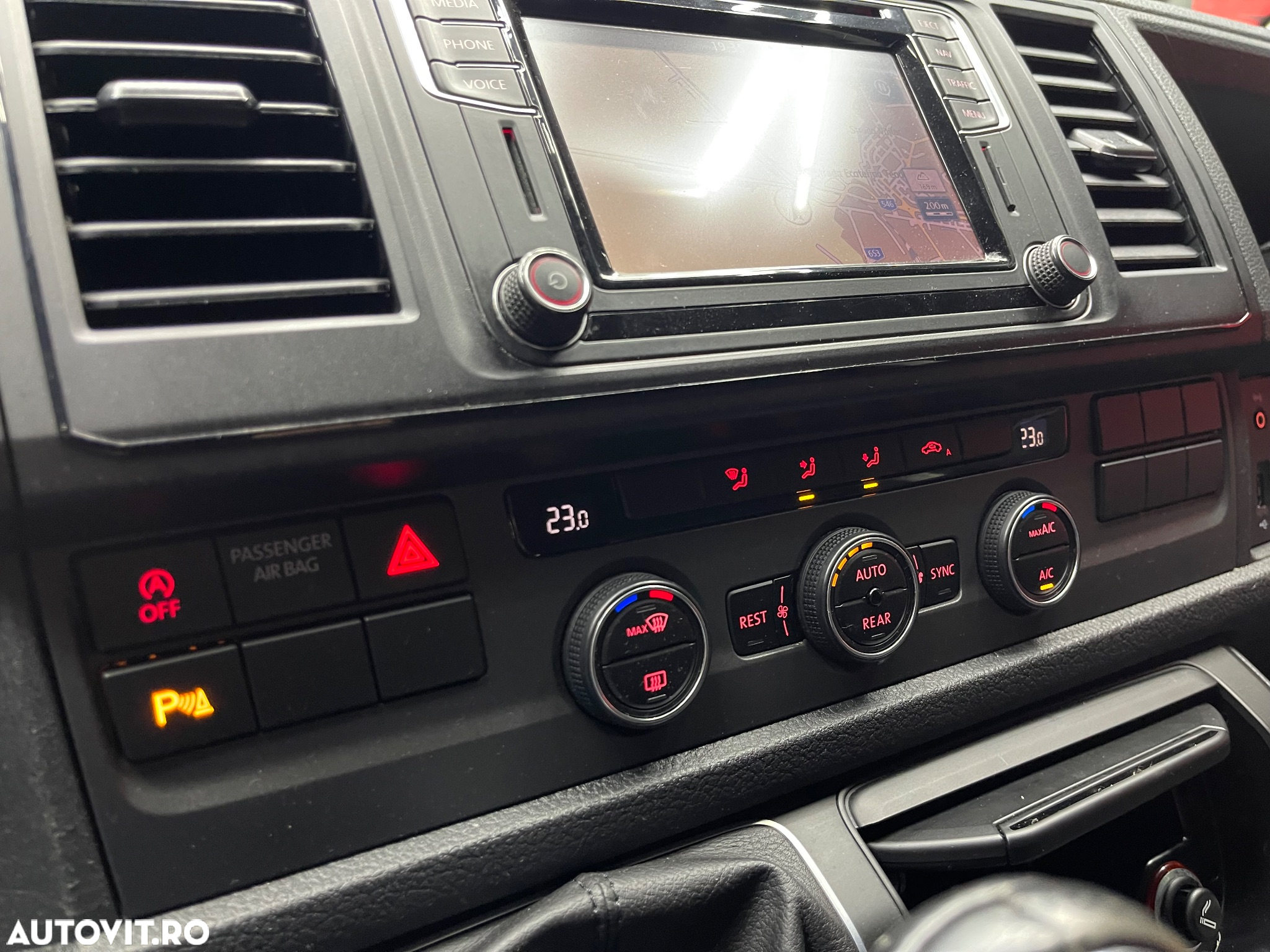 Volkswagen Multivan - 17