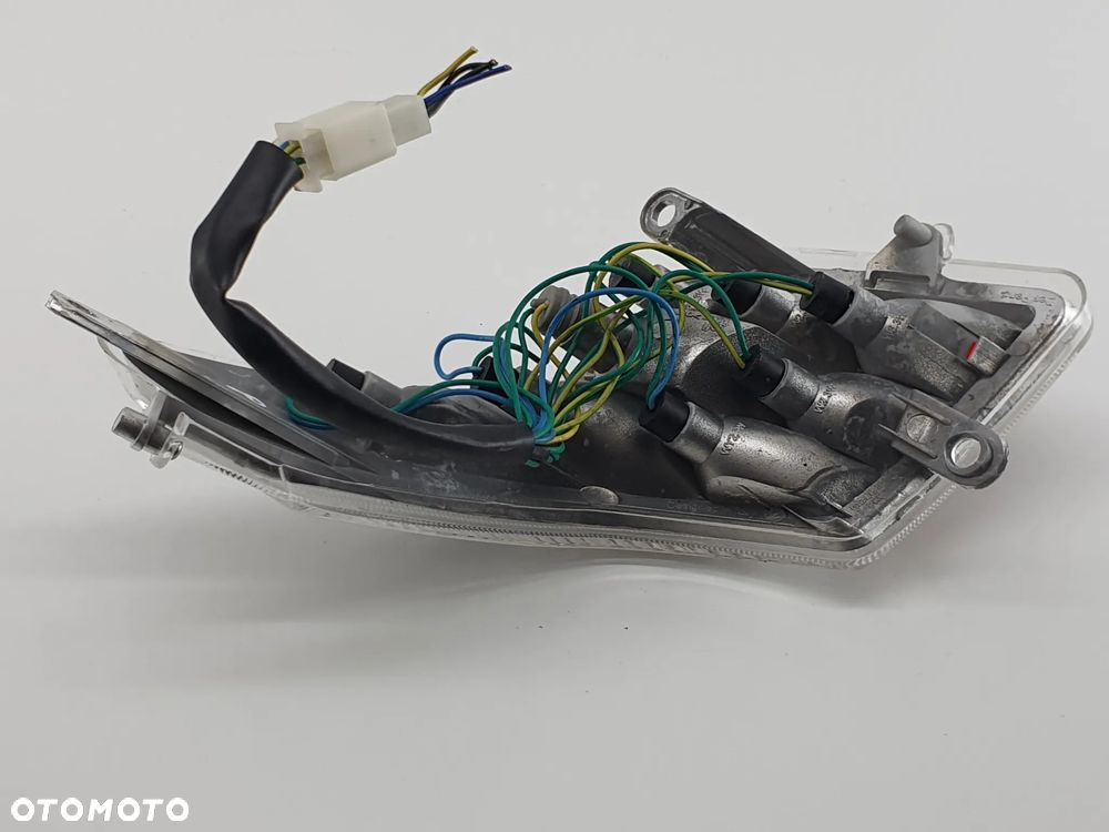 LAMPA TYL PRAWA KIERUNKOWSKAZ  PEUGEOT E-VIVACITY - 16