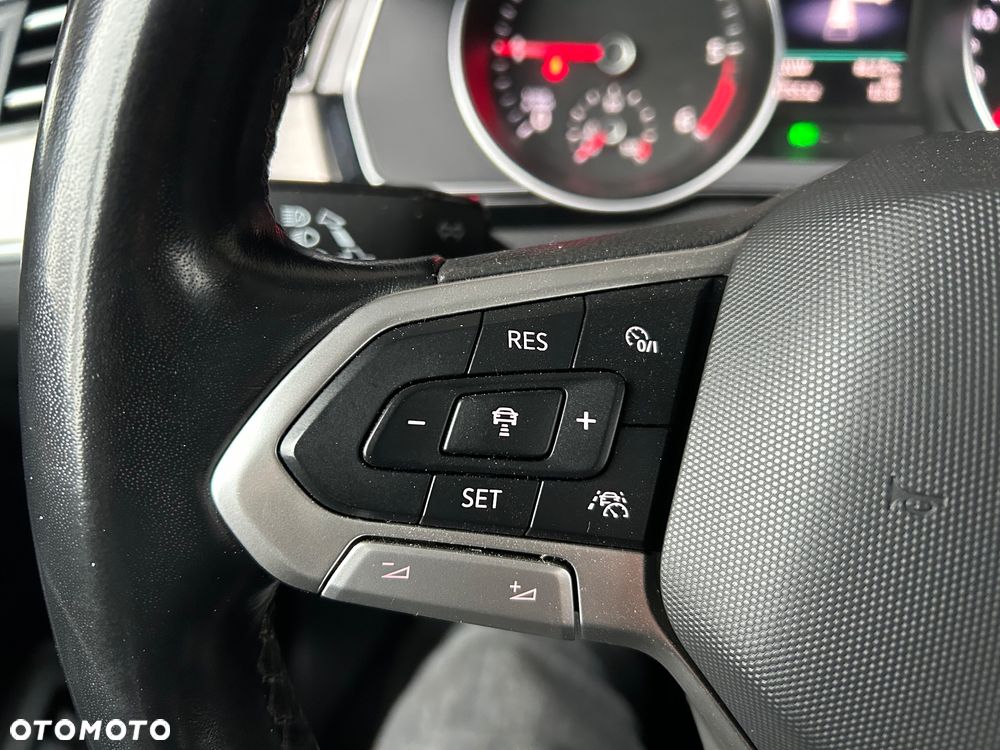 Volkswagen Passat Variant 2.0 TDI SCR Highline - 38