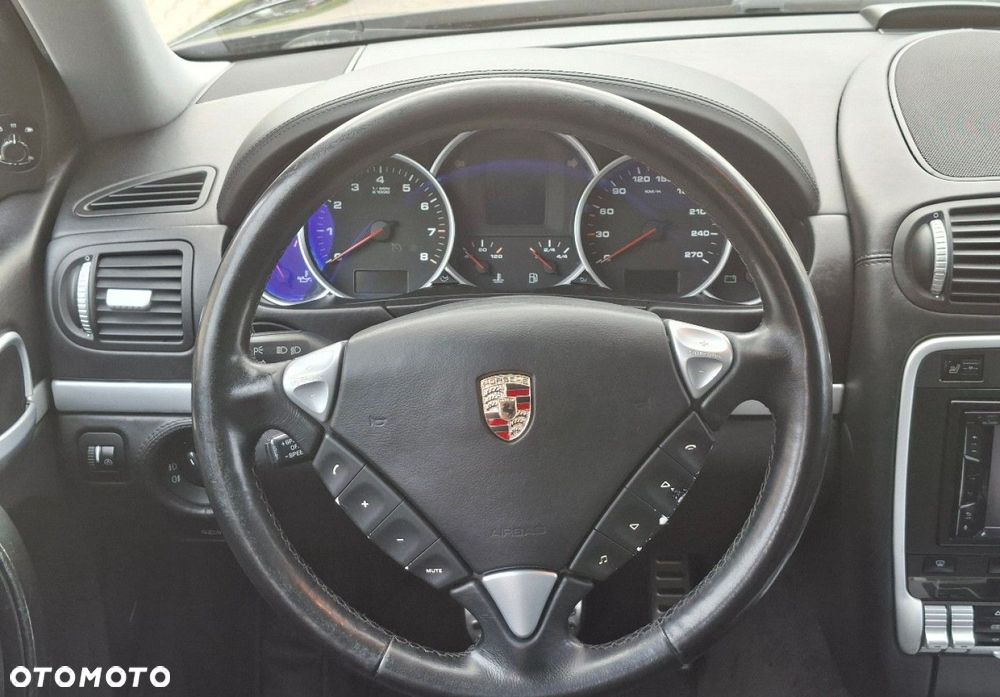 Porsche Cayenne - 27