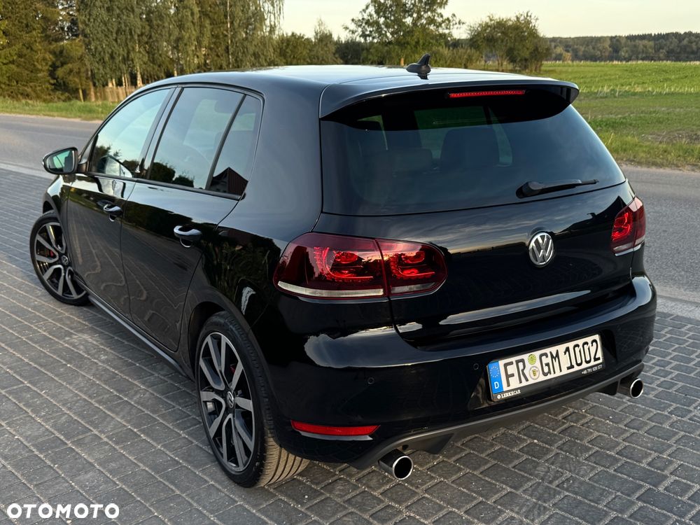 Volkswagen Golf 2.0 GTI adidas - 4