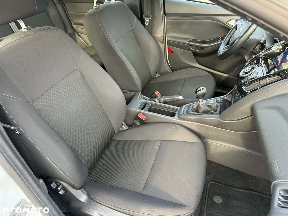 Ford Focus 1.5 TDCi SYNC Edition - 26