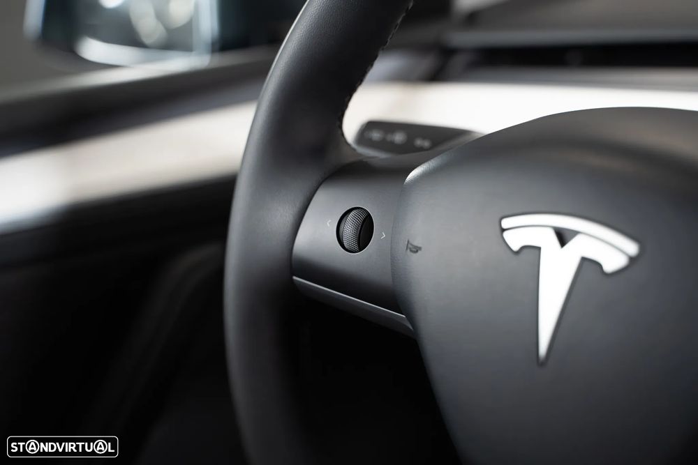 Tesla Model Y Long Range Tração Integral - 19