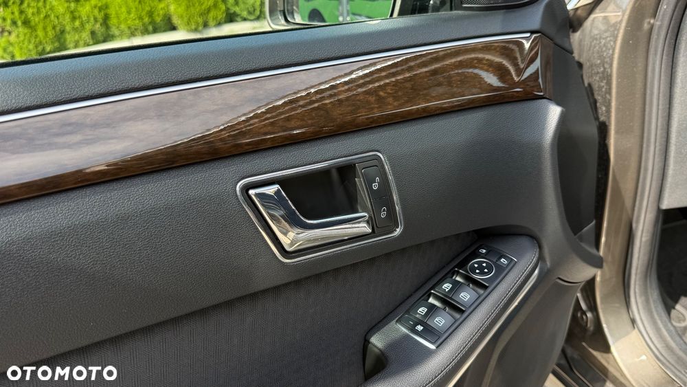 Mercedes-Benz Klasa E 200 7G-TRONIC - 18
